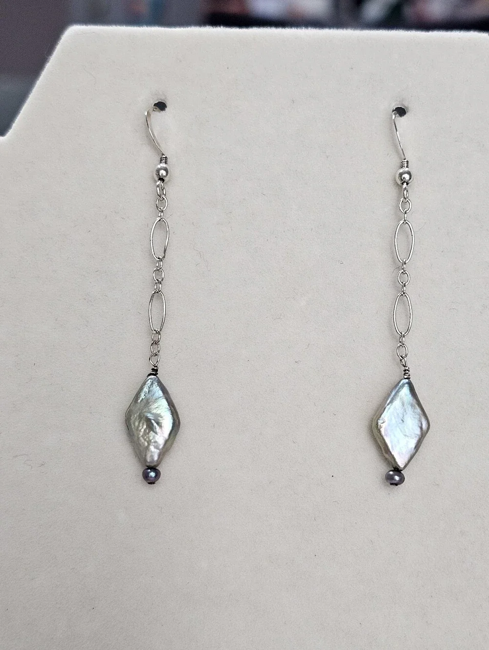 Artisan Pearl Necklace With Amethyst Accents & 925 Grey Pearl Earrings - Picture 8 of 15